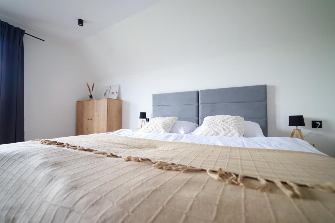 Hill House Apartamenty เบียลกาตัทร์ชันสกา ภายนอก รูปภาพ