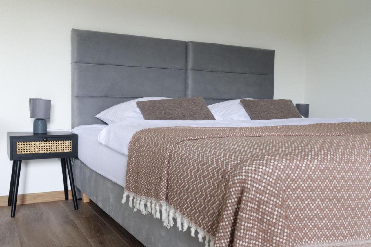 Hill House Apartamenty เบียลกาตัทร์ชันสกา ภายนอก รูปภาพ